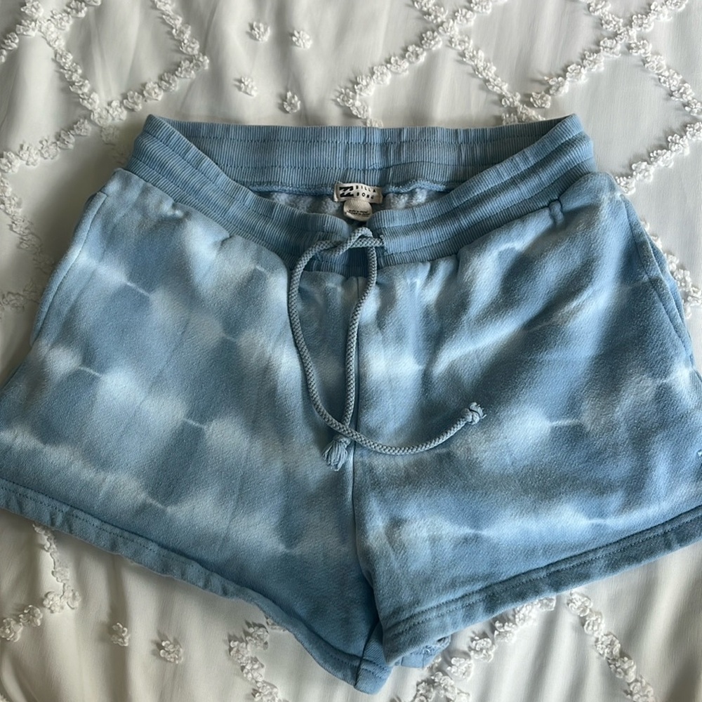 BILLABONG tie dye beach shorts